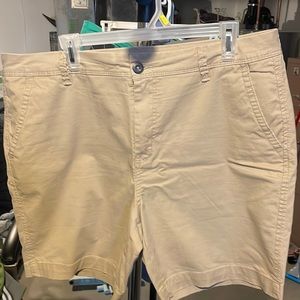 Men’s size 36 flat front shorts